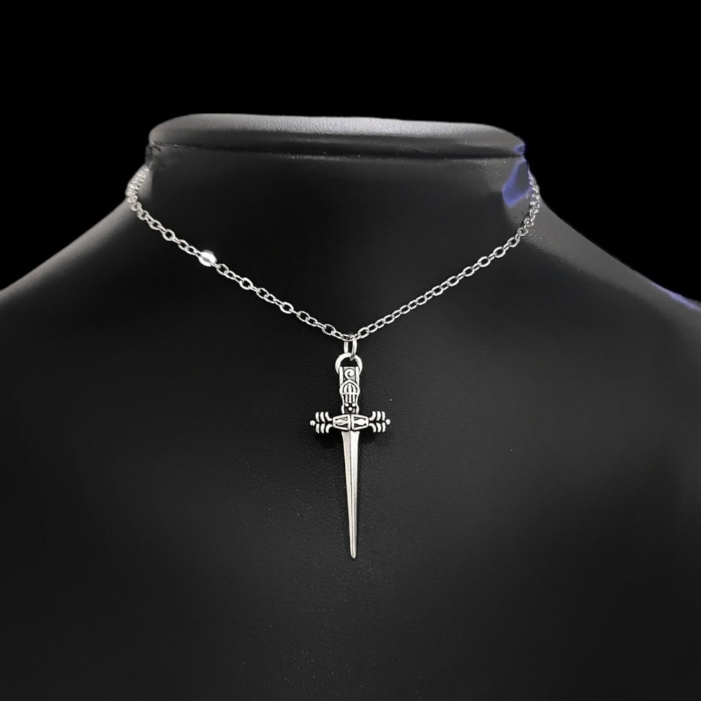 Silver Dagger Choker - 019